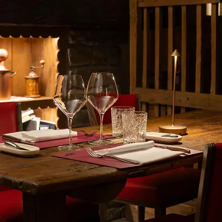 & Restaurant Le Charaban Hotel Aosta