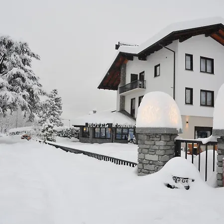 & Restaurant Le Charaban Hotel Aosta