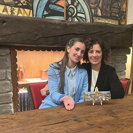 & Restaurant Le Charaban אאוסטה