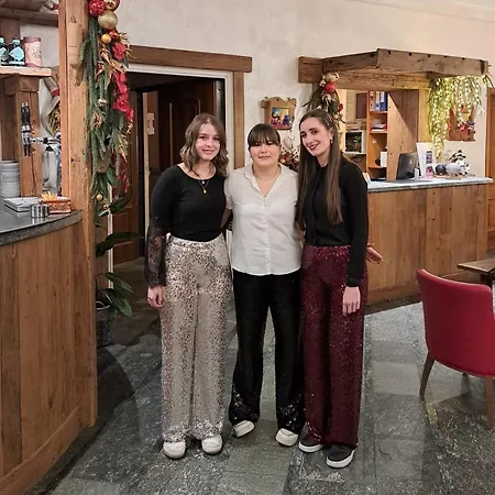 & Restaurant Le Charaban מלון אאוסטה