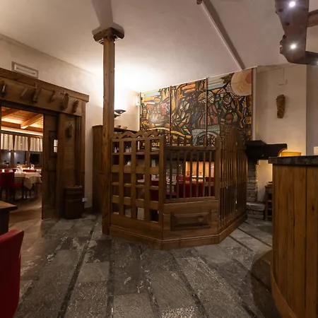 & Restaurant Le Charaban Hotel 3*