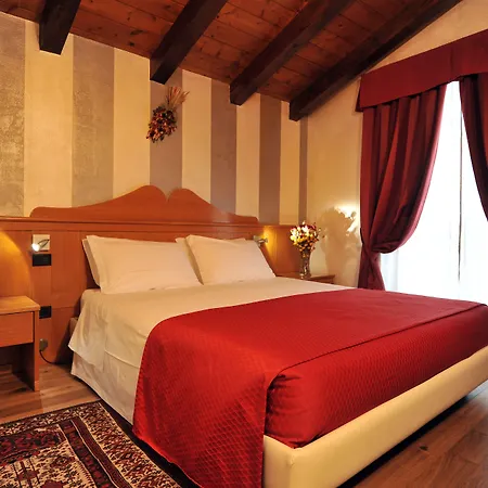 & Restaurant Le Charaban Hotel 3*