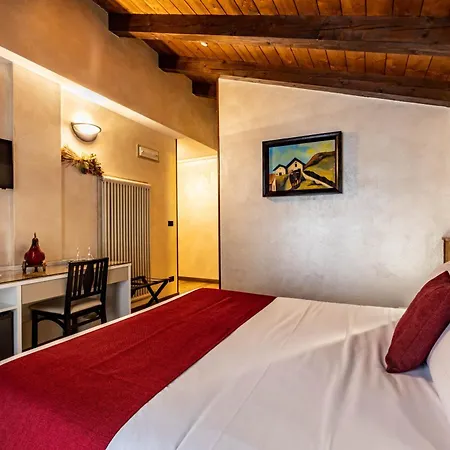 & Restaurant Le Charaban Hotel