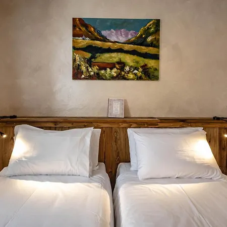 & Restaurant Le Charaban Hotel Aosta