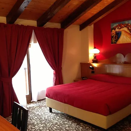 Hotel Le Charaban 3*
