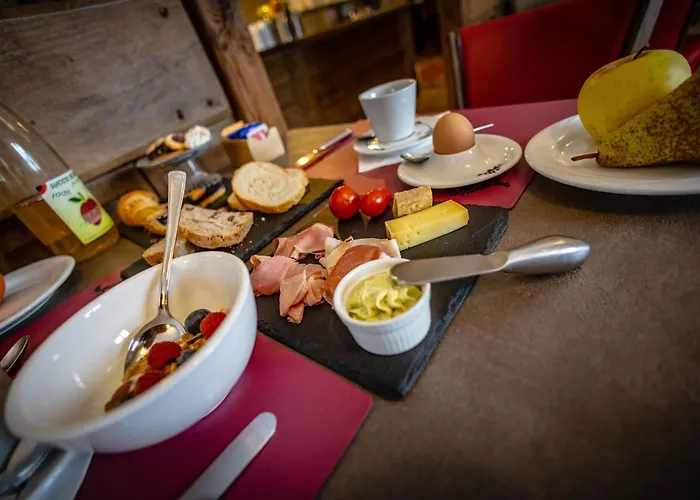 & Restaurant Le Charaban Hotel